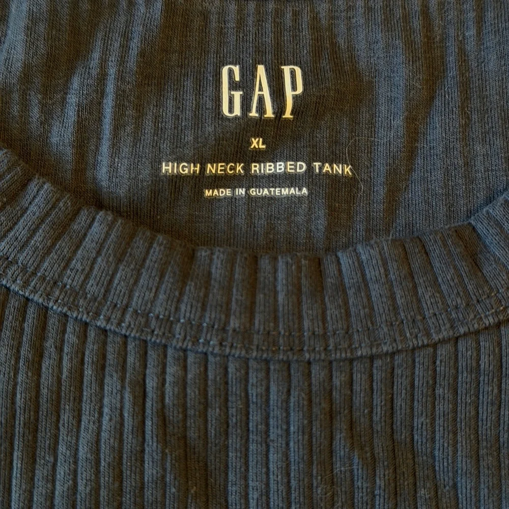 GAP Navy Ribbed Sleeveless Top - Picture 2 of 4